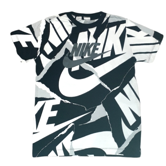Nike Other - 🙎‍♂️ Nike boys tshirt